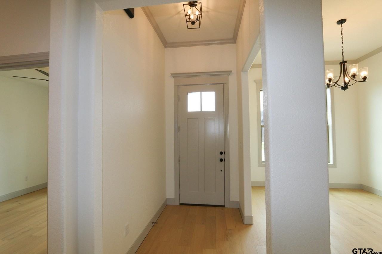 11796 Jayden Ln - Photo 4 of 31