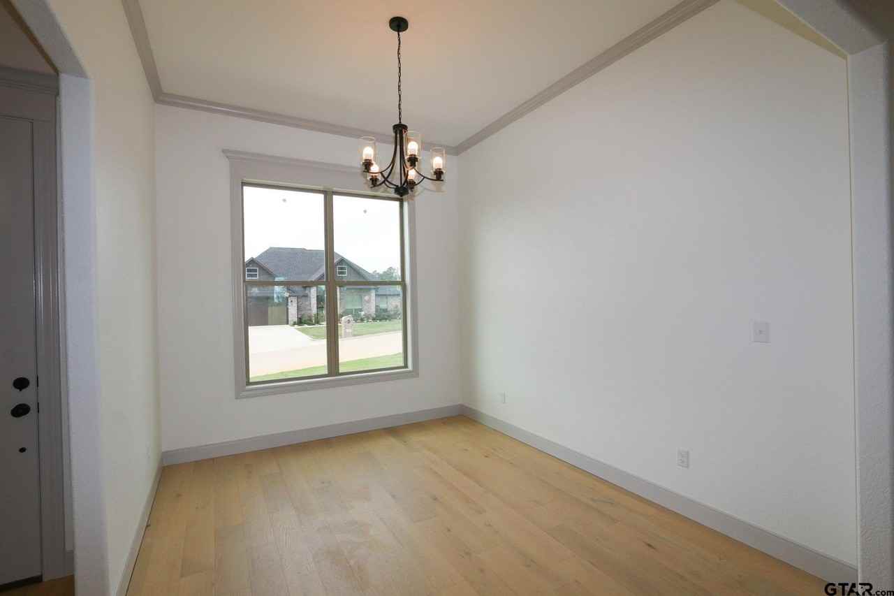 11796 Jayden Ln - Photo 5 of 31