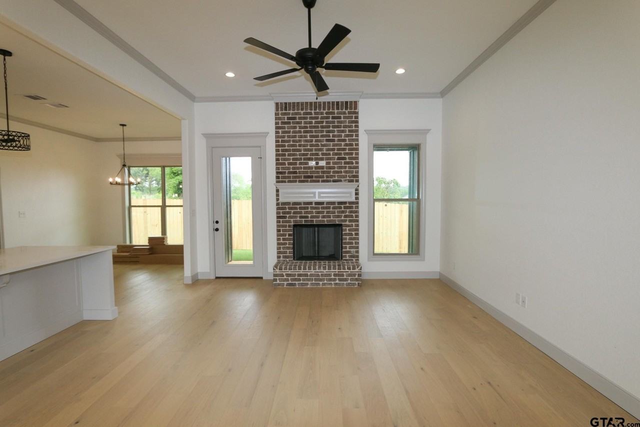 11796 Jayden Ln - Photo 6 of 31