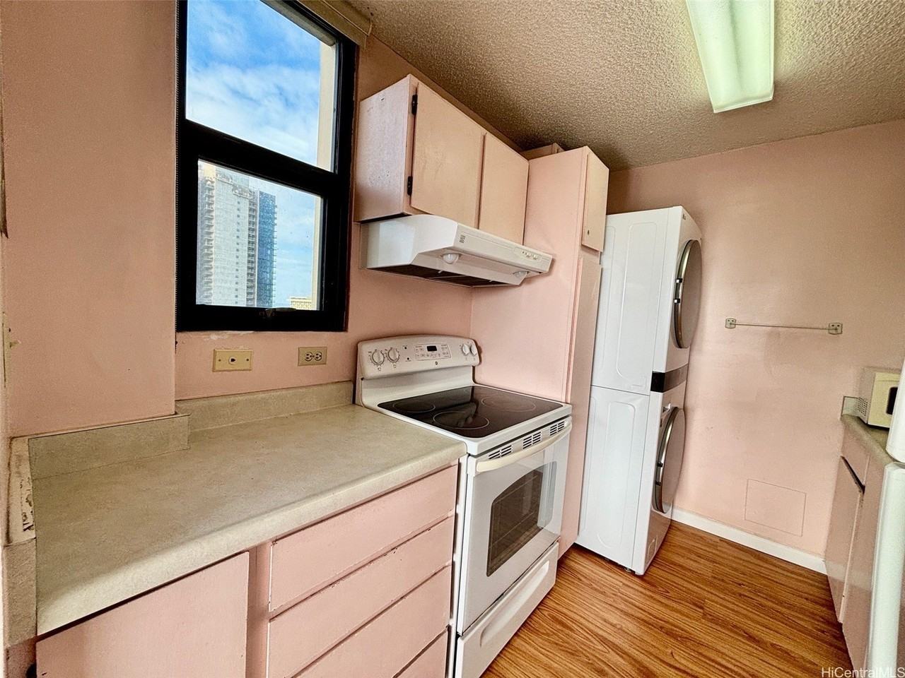 2410 Cleghorn St #2403 - Photo 7 of 22