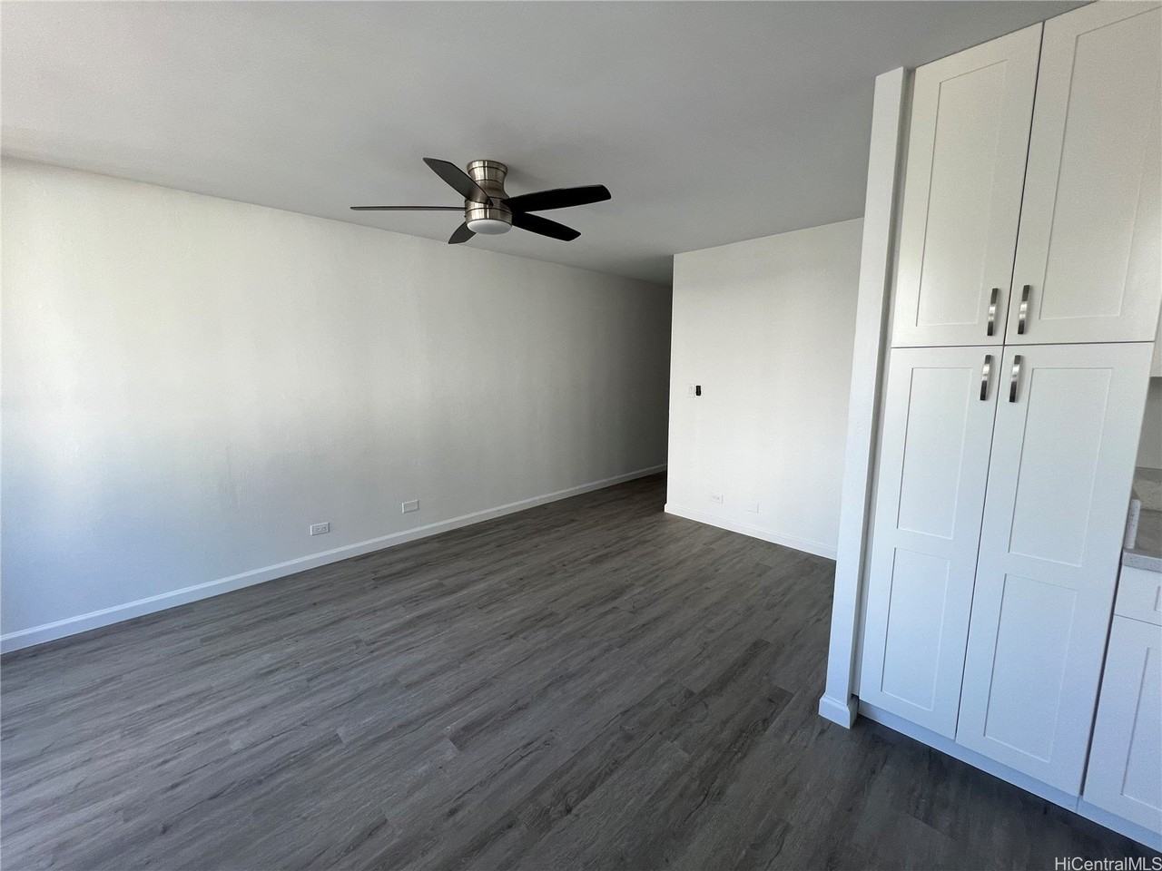 1545 Liona St #204 - Photo 4 of 10