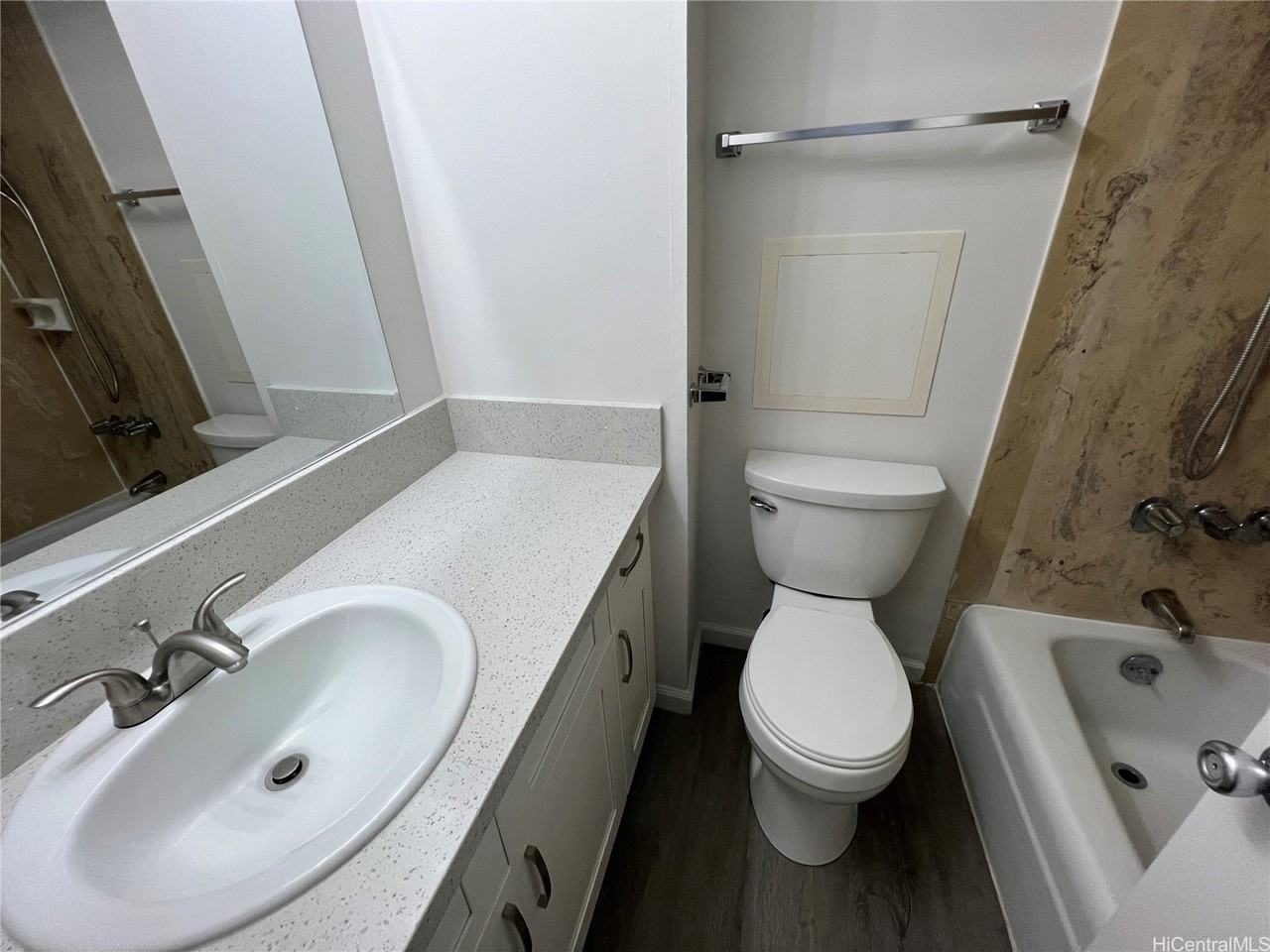 1545 Liona St #204 - Photo 7 of 10