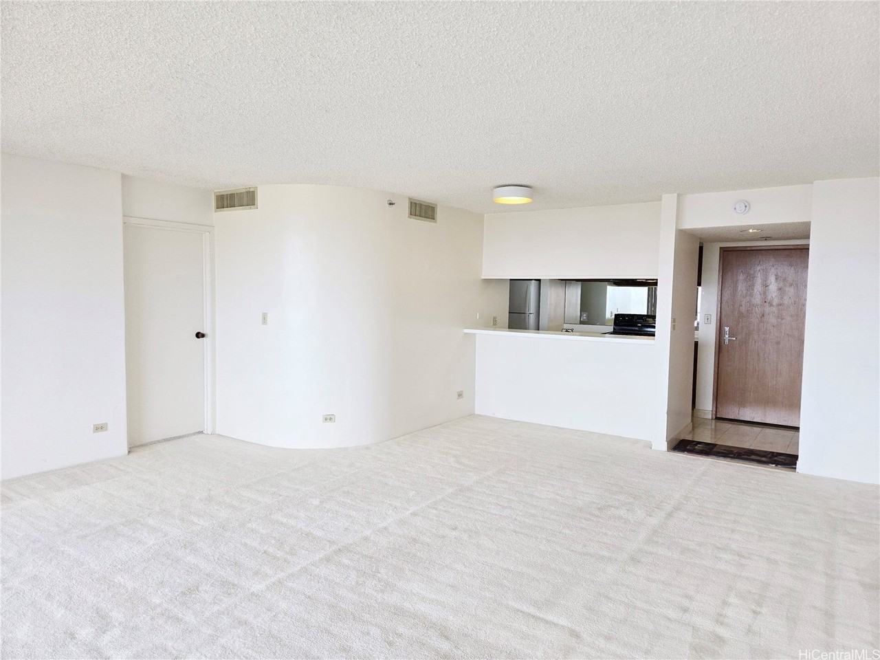 581 Kamoku St #4 - Photo 5 of 24
