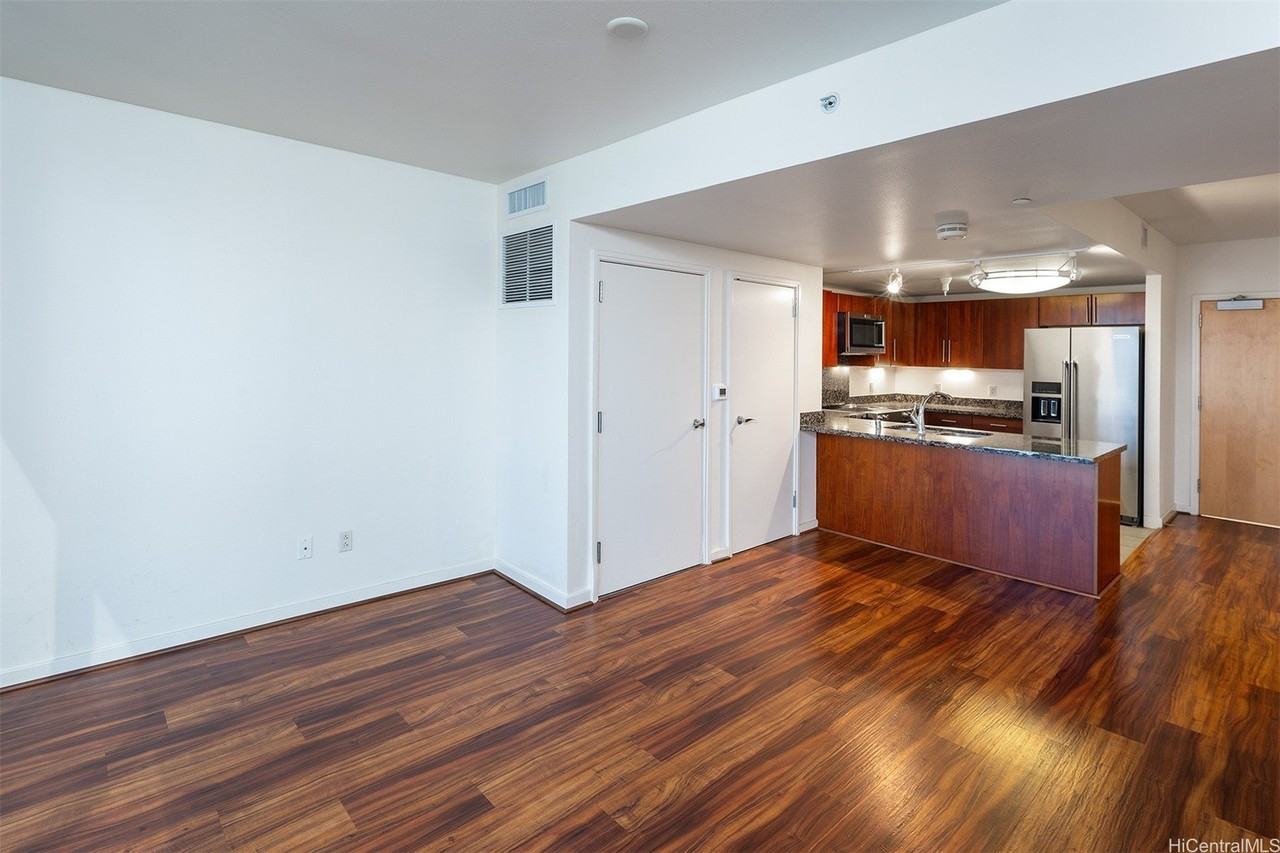 600 Queen St #904 - Photo 6 of 13