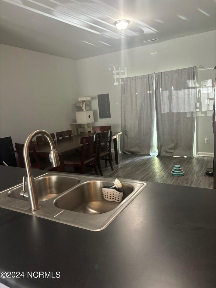 126 Buckhorn Ave - Photo 4 of 12