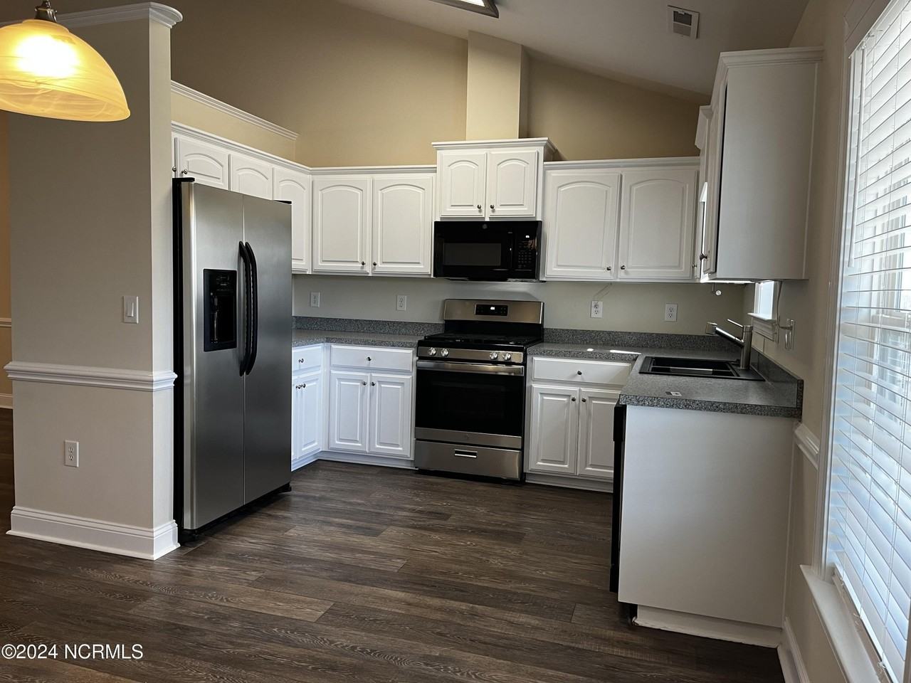 2927 Tesie Trl - Photo 4 of 24
