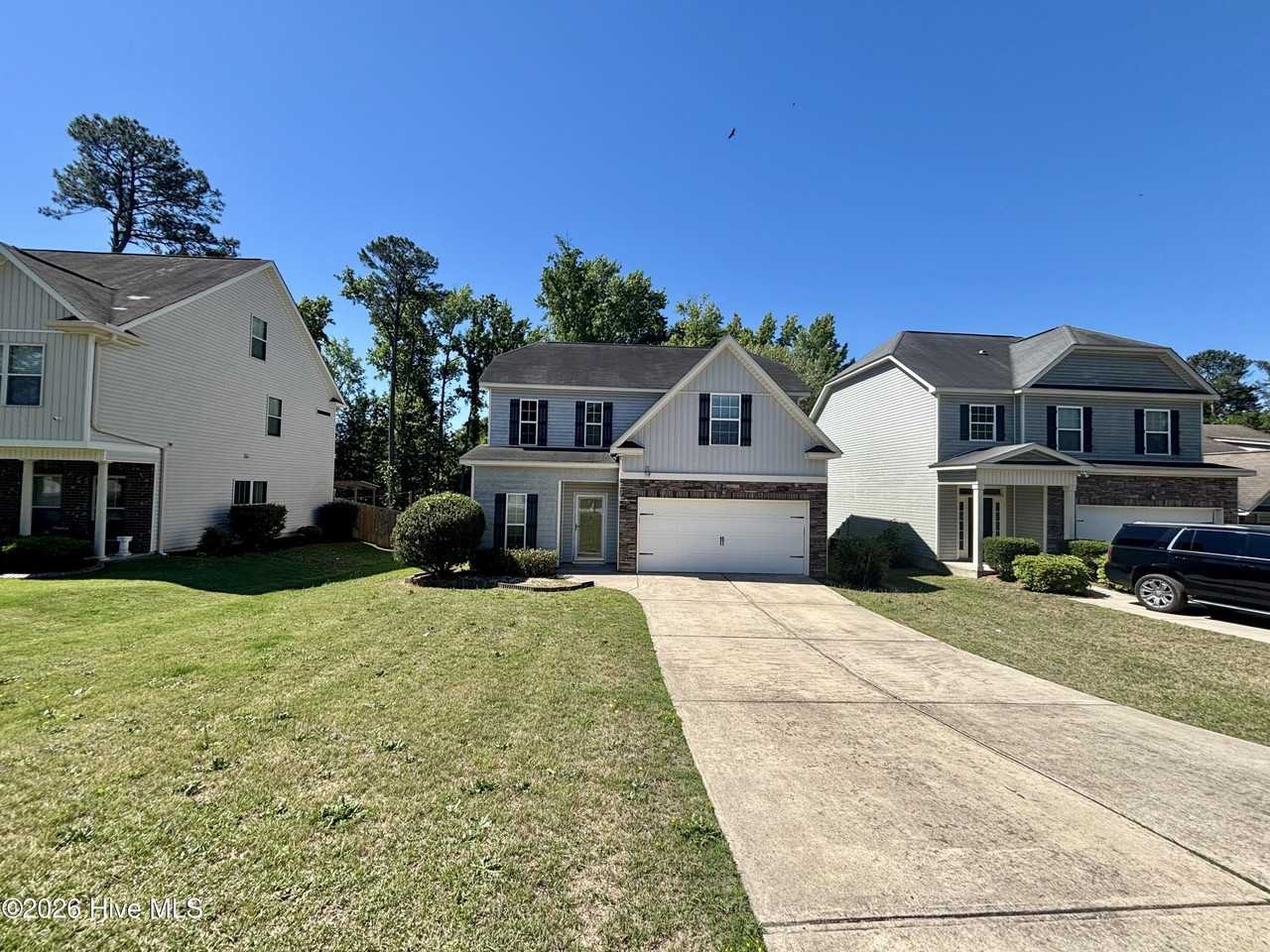 1426 Collins Dr - Photo 2 of 26