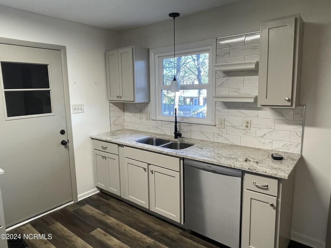 3332 Red Fox Rd - Photo 4 of 17