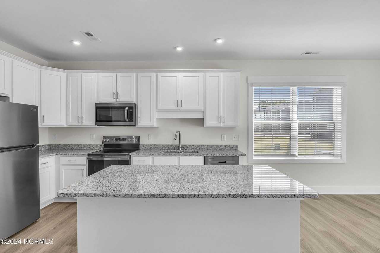 6339 Beckington Dr - Photo 5 of 24
