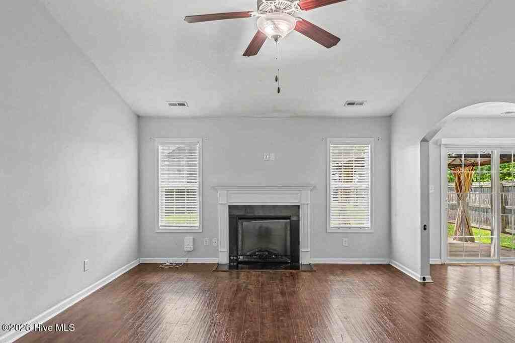 207 Imperial Ln - Photo 4 of 39
