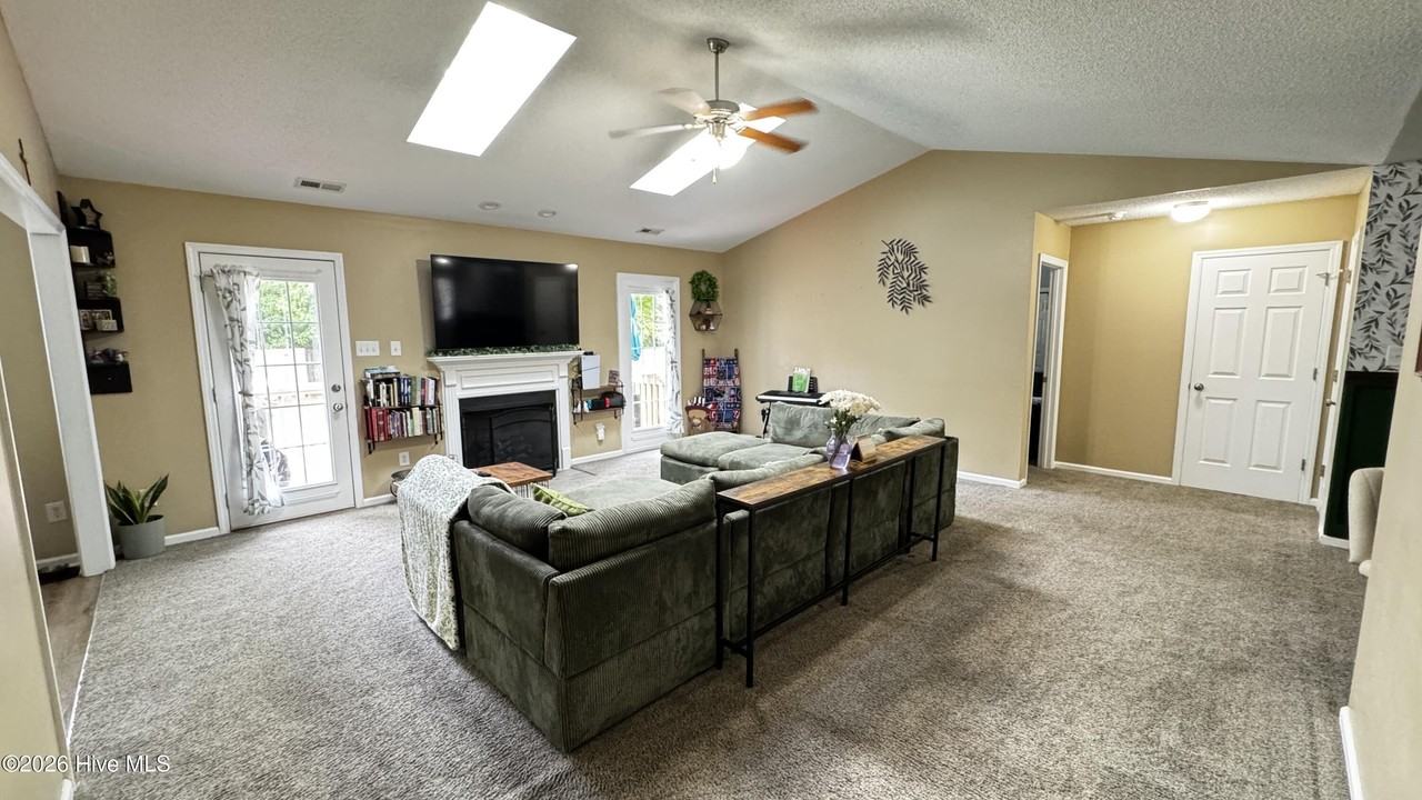 95 Pollard Dr - Photo 5 of 18