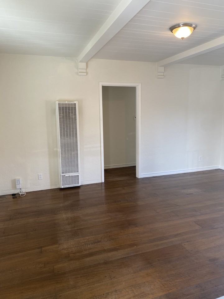 1782 Oriole Ave #1 - Photo 4 of 12