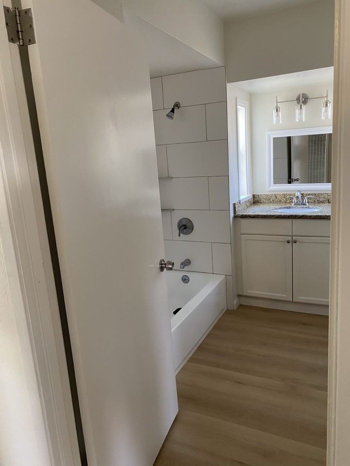 1782 Oriole Ave #1 - Photo 5 of 12