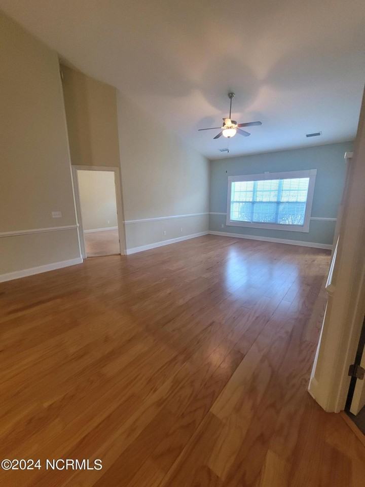 1131 Shellbank Ln - Photo 4 of 29