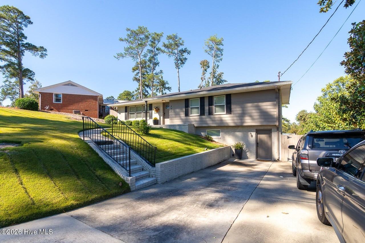 441 Aumond Rd - Photo 3 of 40