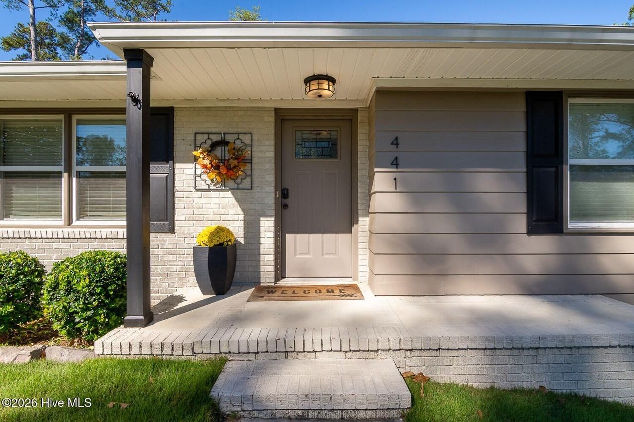 441 Aumond Rd - Photo 4 of 40