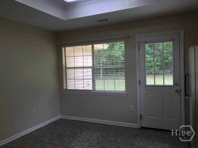 700 Greenwich Dr - Photo 2 of 20