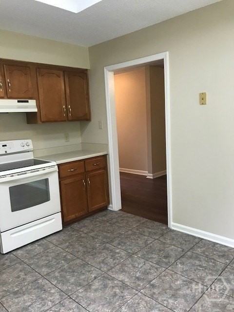700 Greenwich Dr - Photo 5 of 20