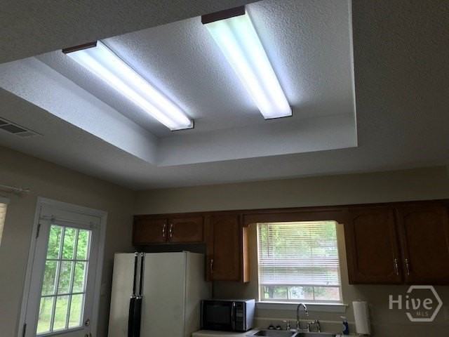 700 Greenwich Dr - Photo 6 of 20