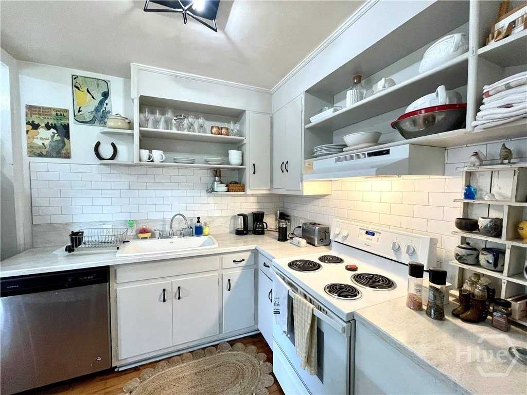 12 W 51st St - Photo 5 of 14