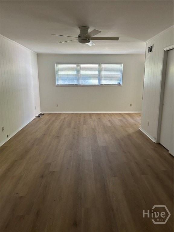 2201 E 37th St - Photo 3 of 31