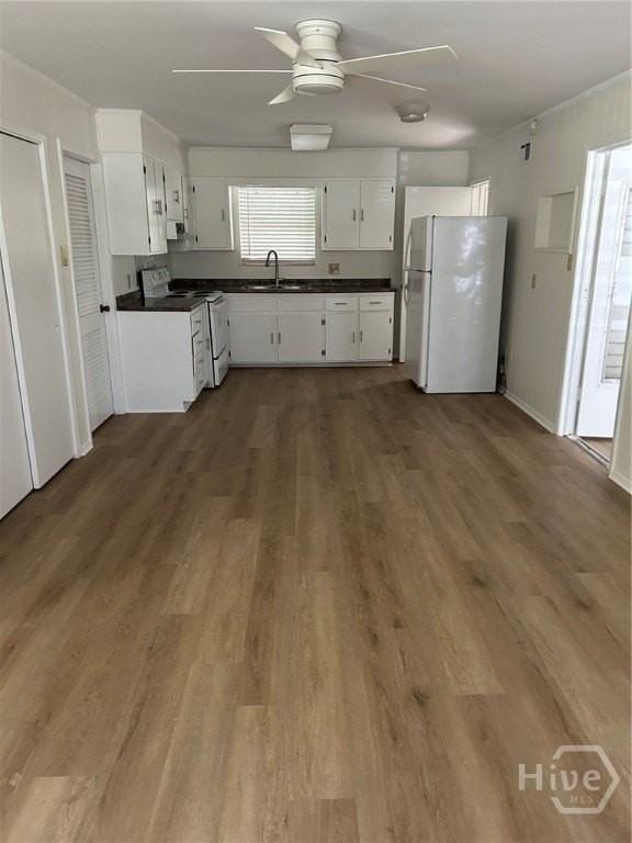 2201 E 37th St - Photo 4 of 31