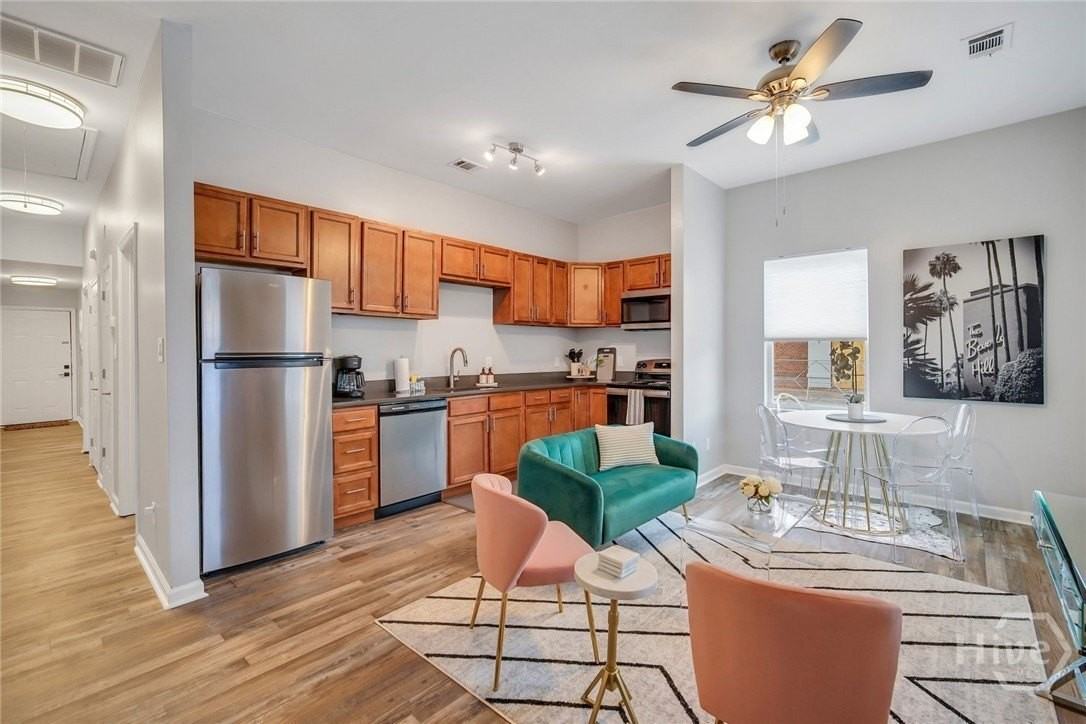 321 W 31st St #1 - Photo 2 of 20