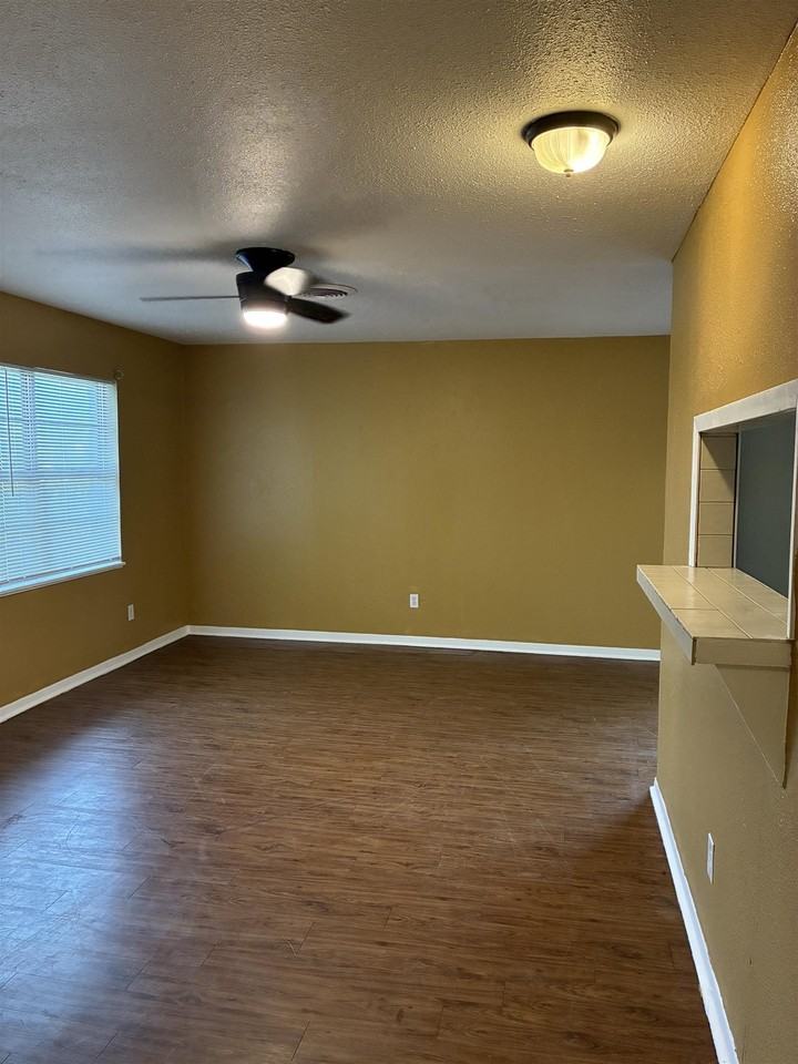 1112A Northwood Dr - Photo 7 of 23