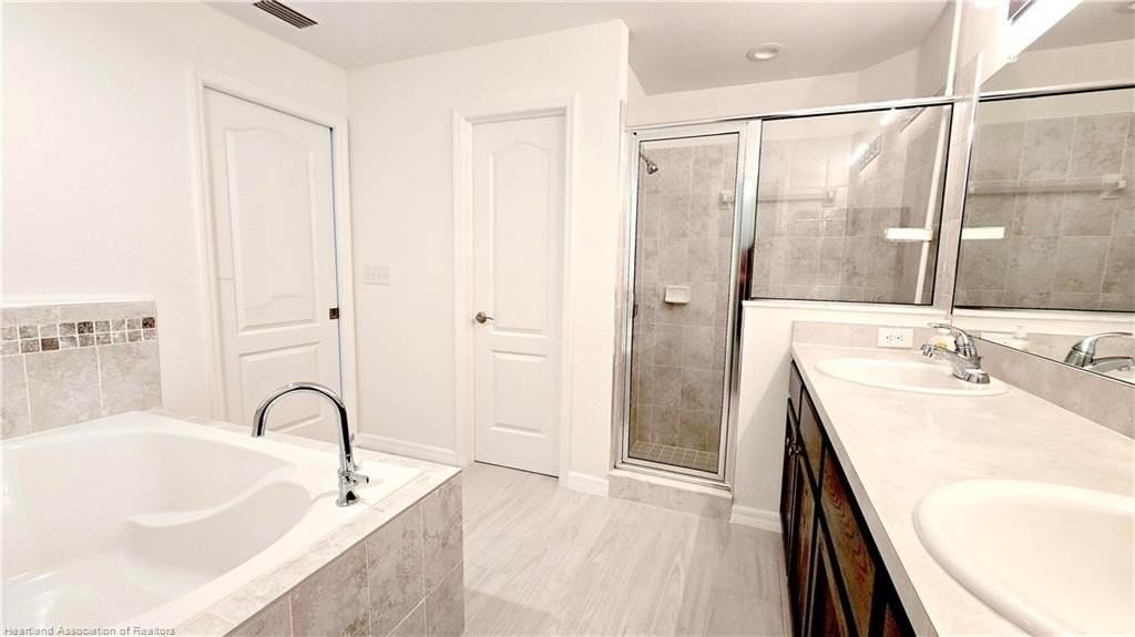 3120 Calypso Dr - Photo 5 of 33
