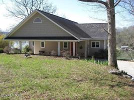 featured image of 104 Hilltop Dr