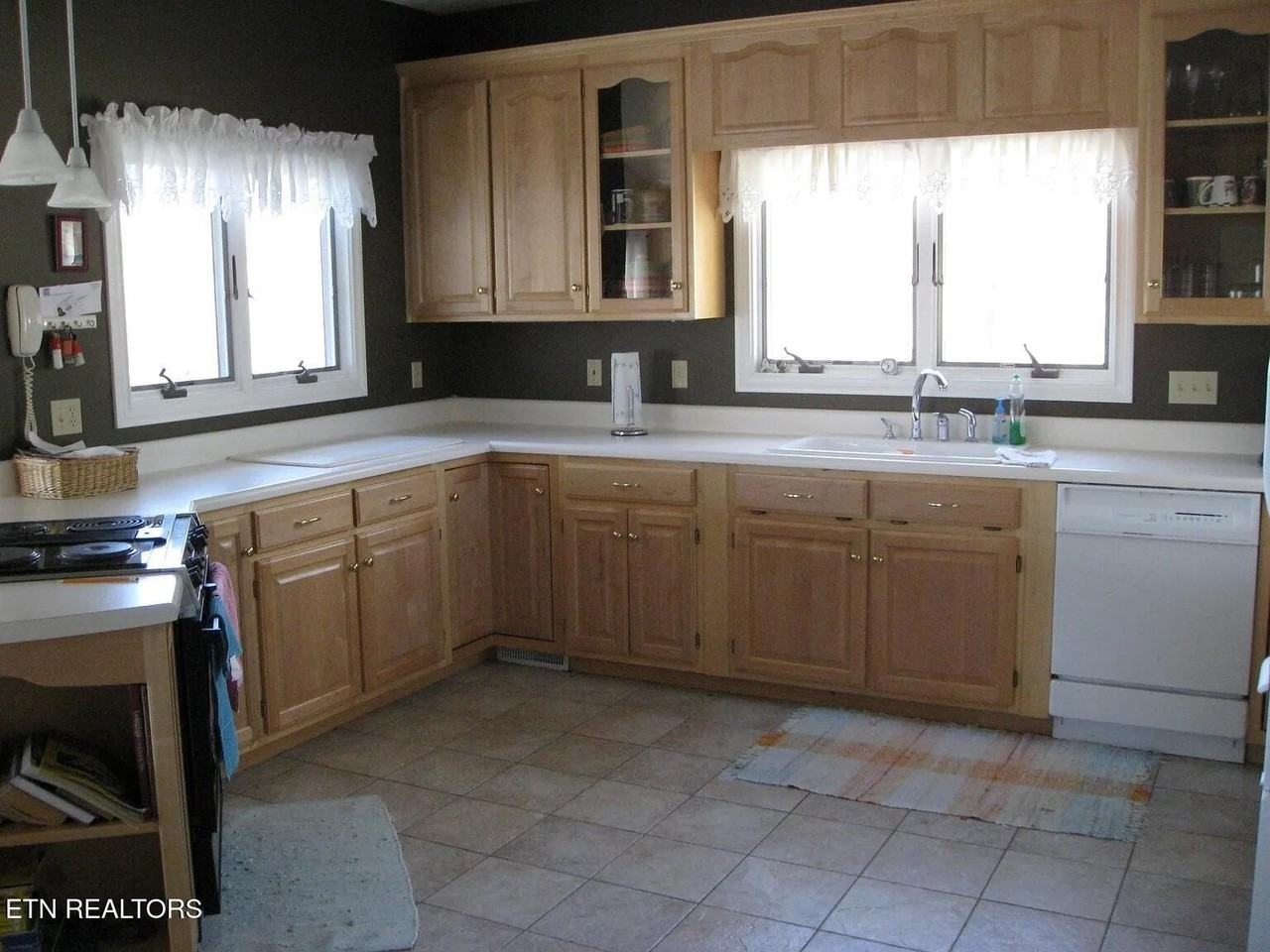 104 Hilltop Dr - Photo 5 of 5