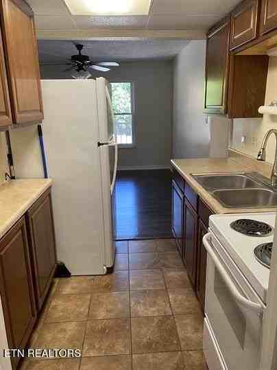 526 Rhodwin Ave - Photo 3 of 11