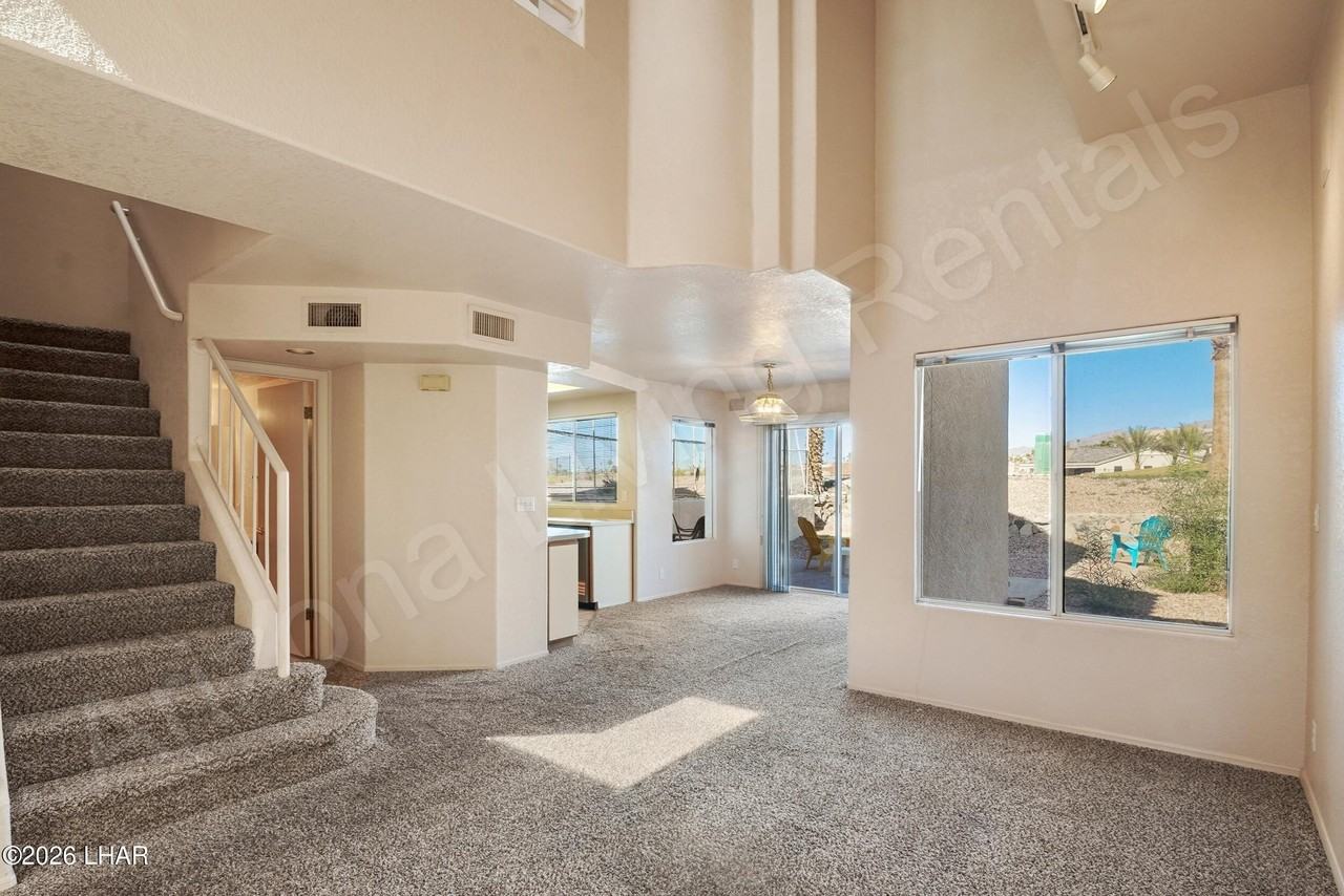 420 Acoma Blvd S #34 - Photo 3 of 23