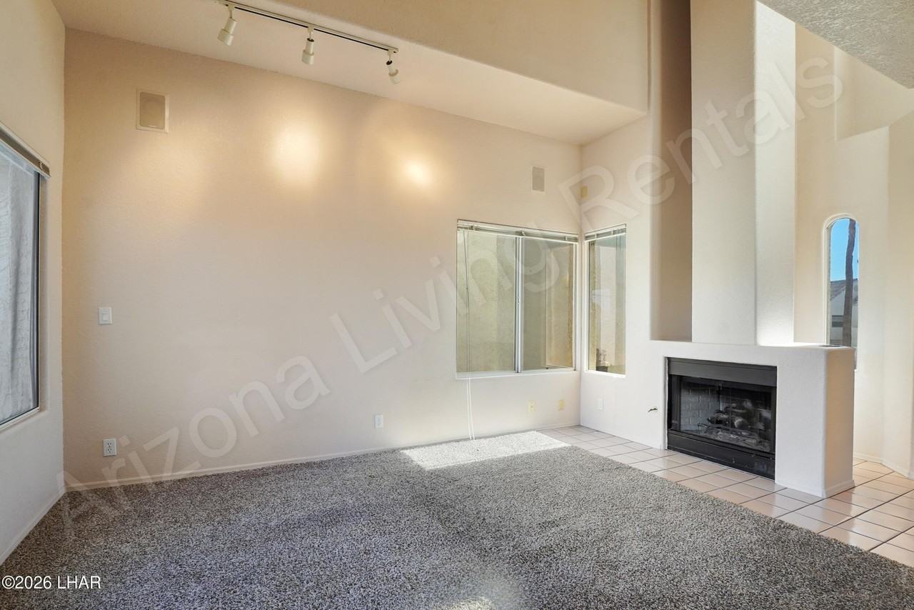 420 Acoma Blvd S #34 - Photo 5 of 23