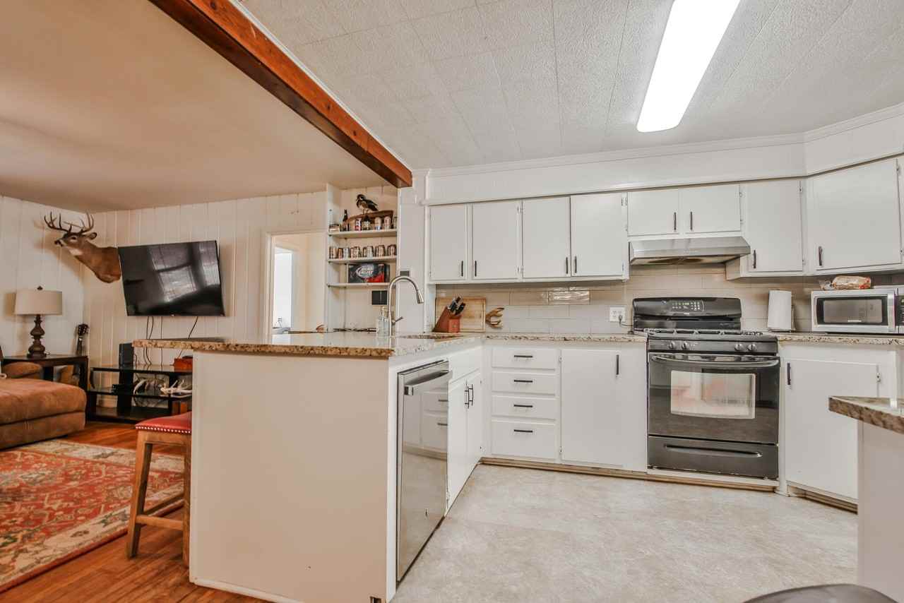 2407 32nd St - Photo 4 of 29