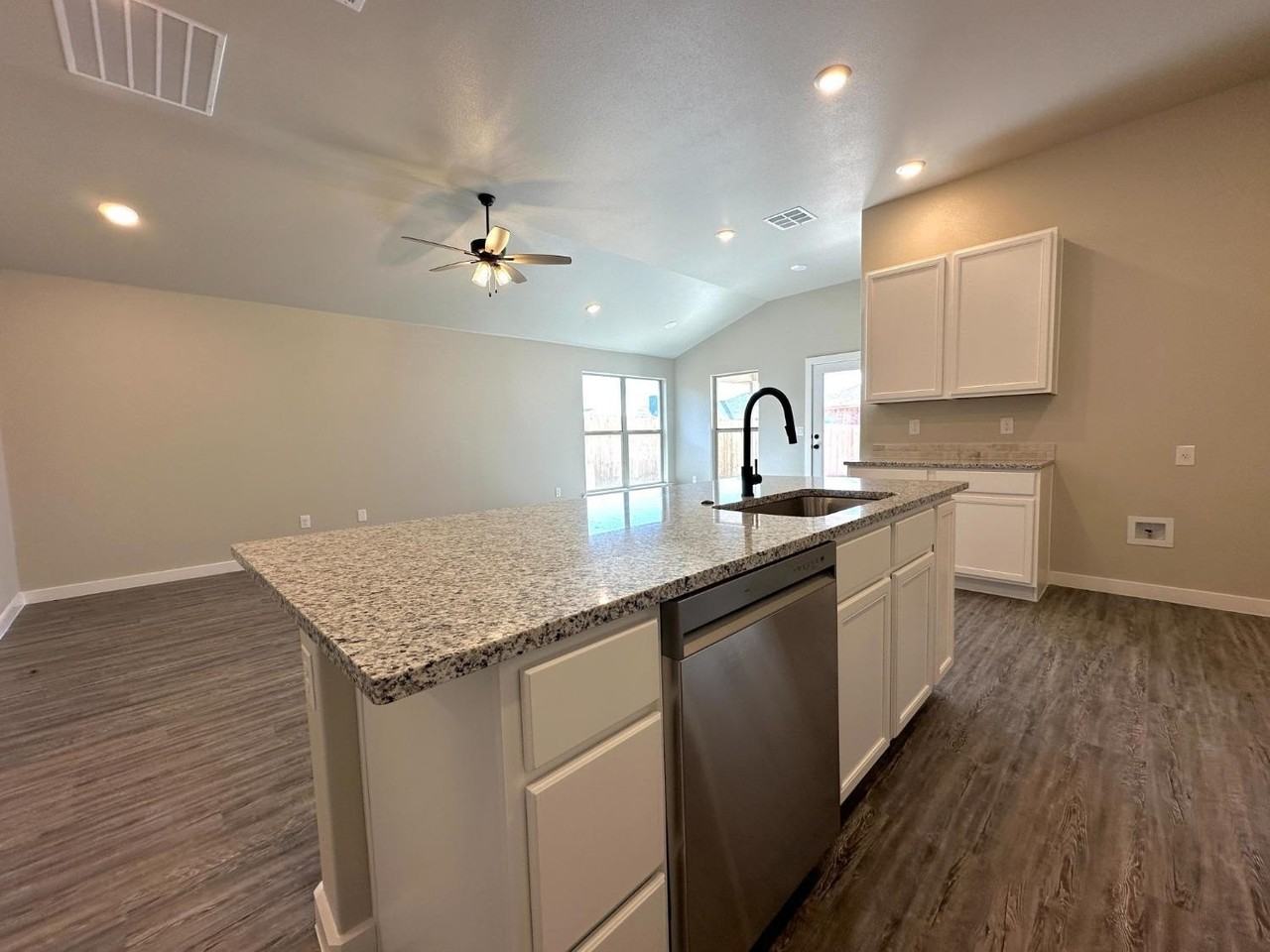 1711 142nd St - Photo 3 of 13