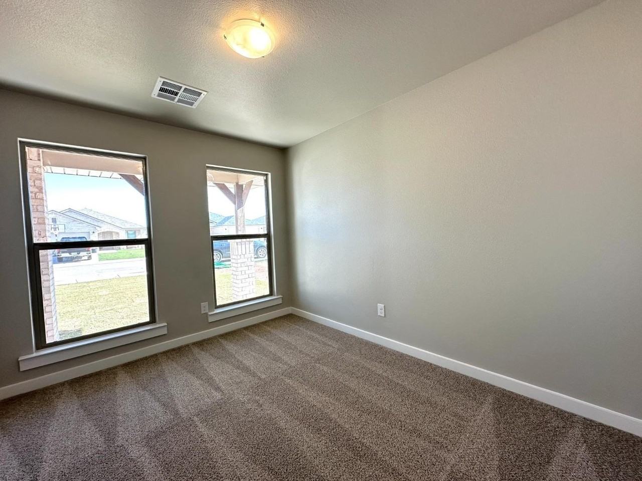 1711 142nd St - Photo 4 of 13