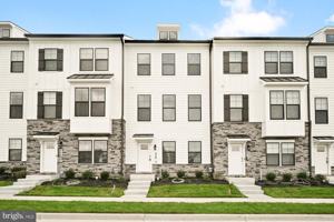 featured image of 450 Herringbone Way