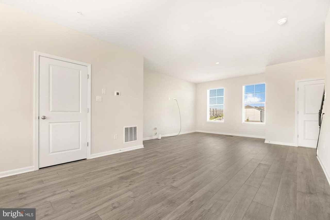 450 Herringbone Way - Photo 5 of 50