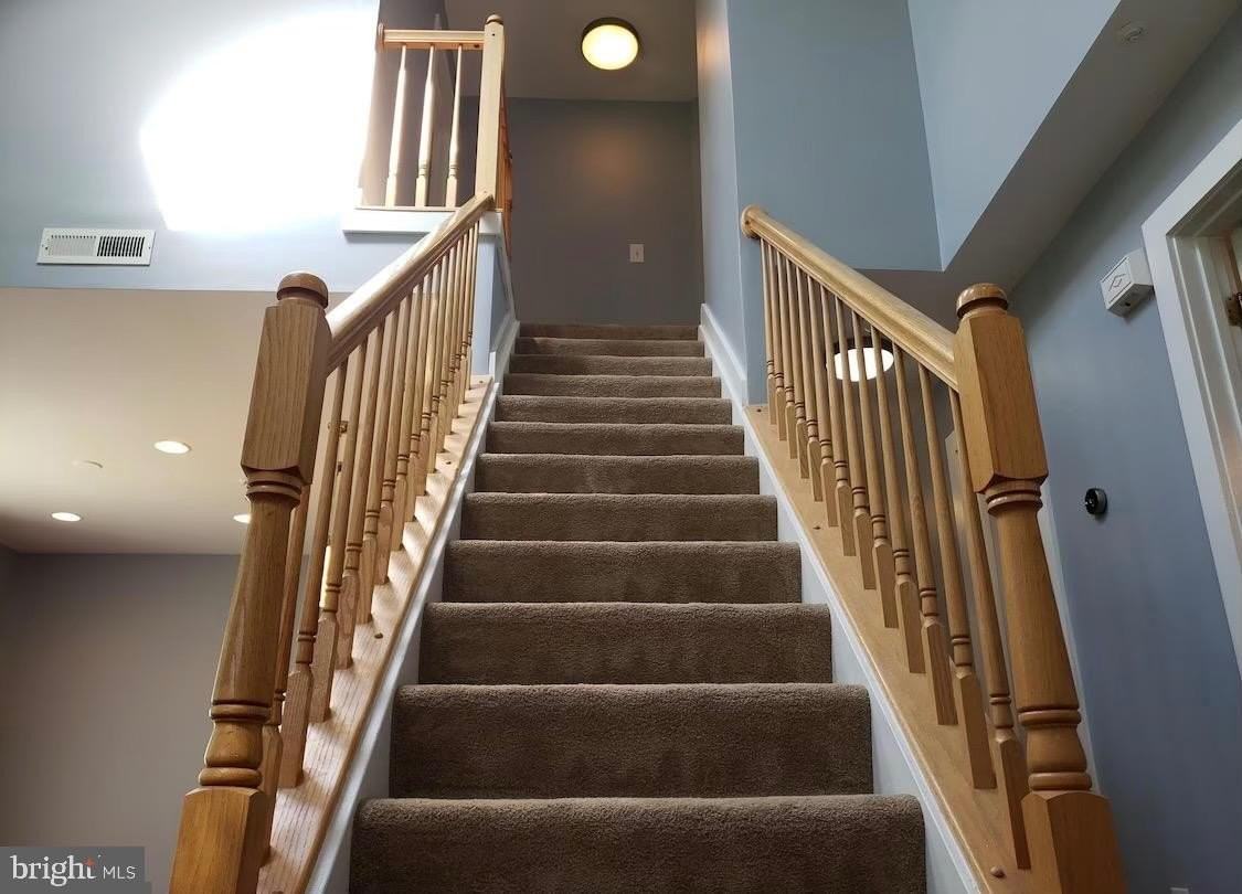16210 Ellipse Ter - Photo 4 of 15