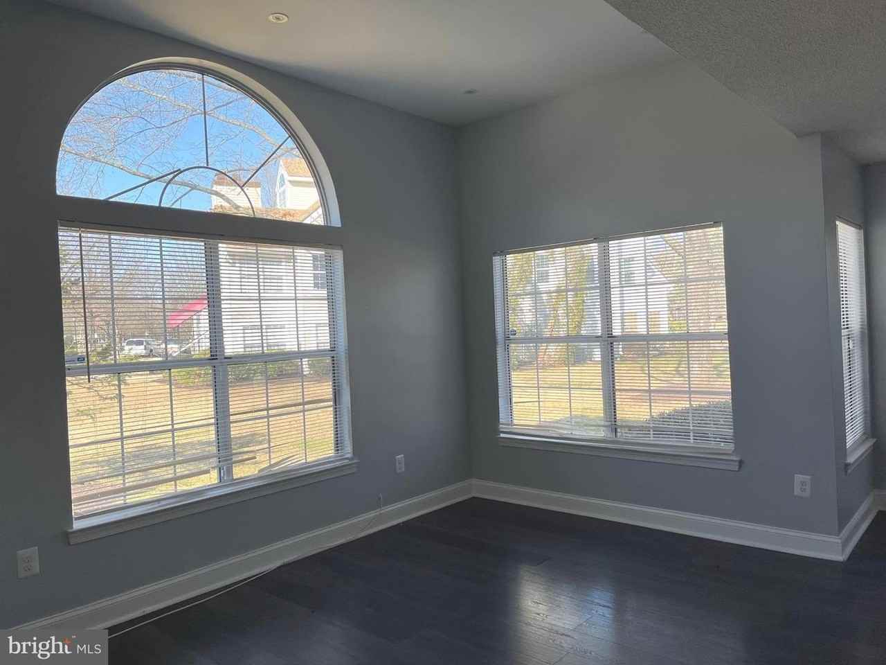 1005 Summerglenn Ct - Photo 6 of 19