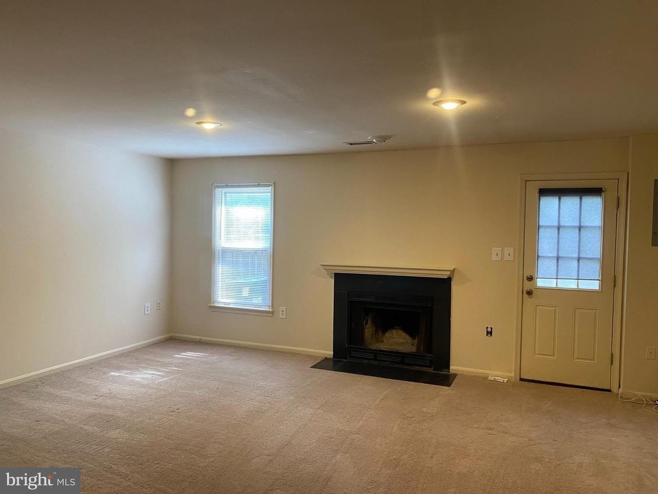 5623 Gresham Ln - Photo 4 of 35