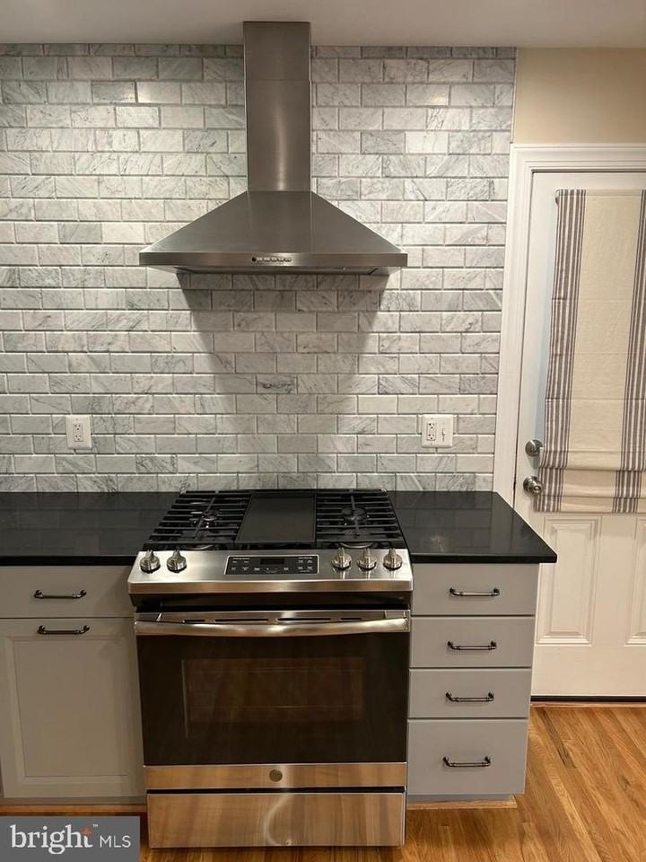 9238 Kristin Ln - Photo 2 of 16