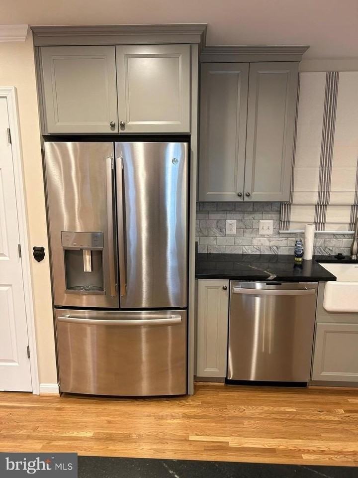 9238 Kristin Ln - Photo 3 of 16