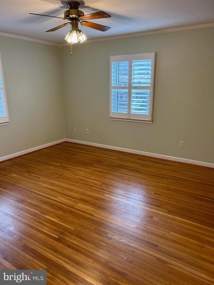9238 Kristin Ln - Photo 6 of 16