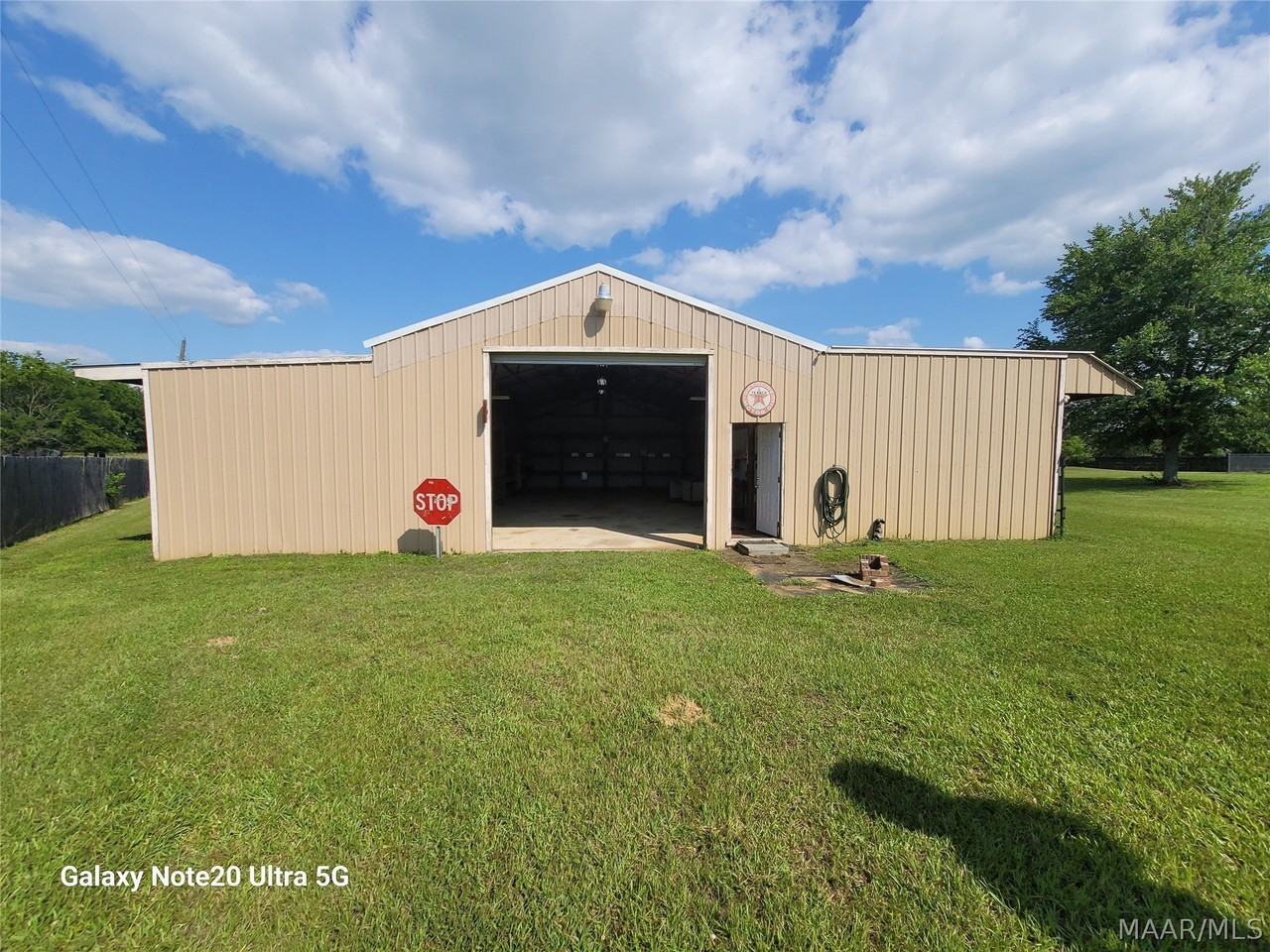 77 Groves Ln - Photo 6 of 35