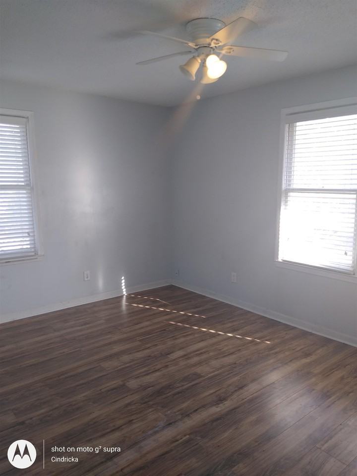 1212 Dorothy Pl - Photo 2 of 11