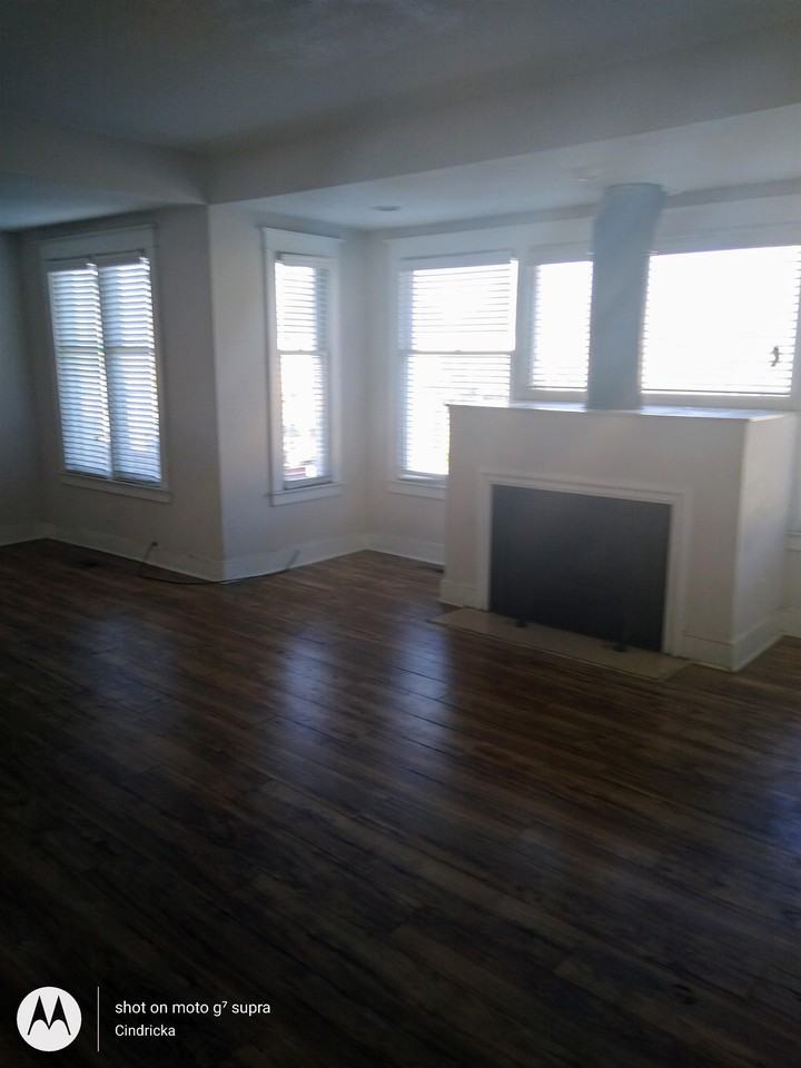 1212 Dorothy Pl - Photo 3 of 11