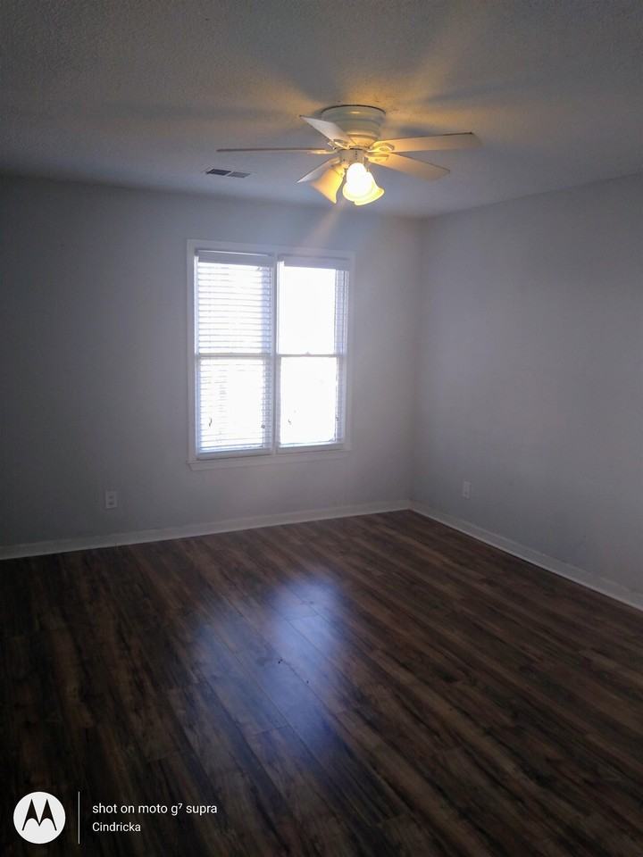 1212 Dorothy Pl - Photo 4 of 11
