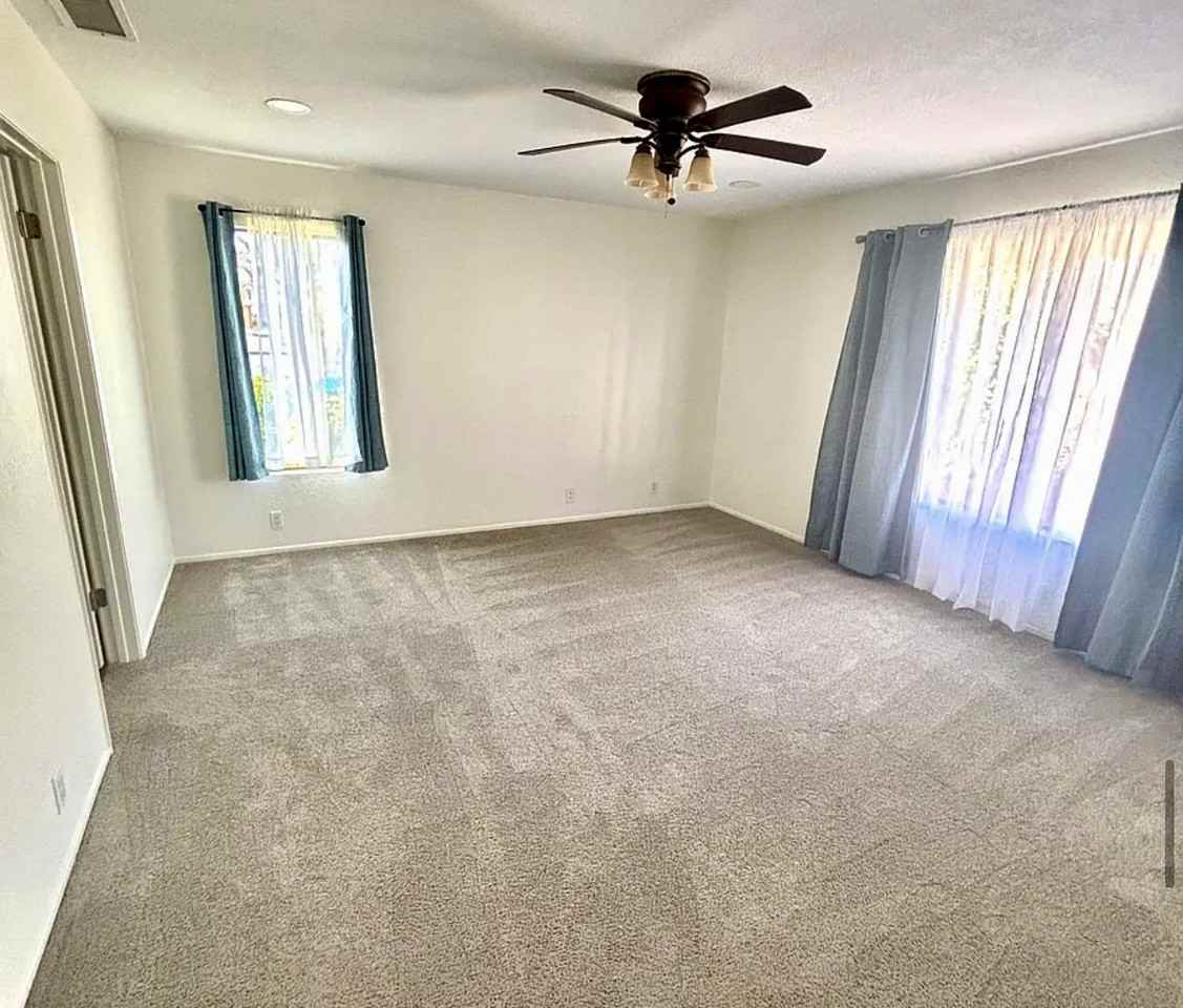 2393 Pierpont Blvd - Photo 2 of 18